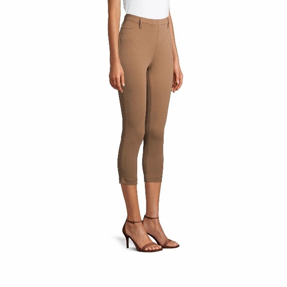 Time and Tru Pants - NWT Women's Time and Tru Capri Jegging